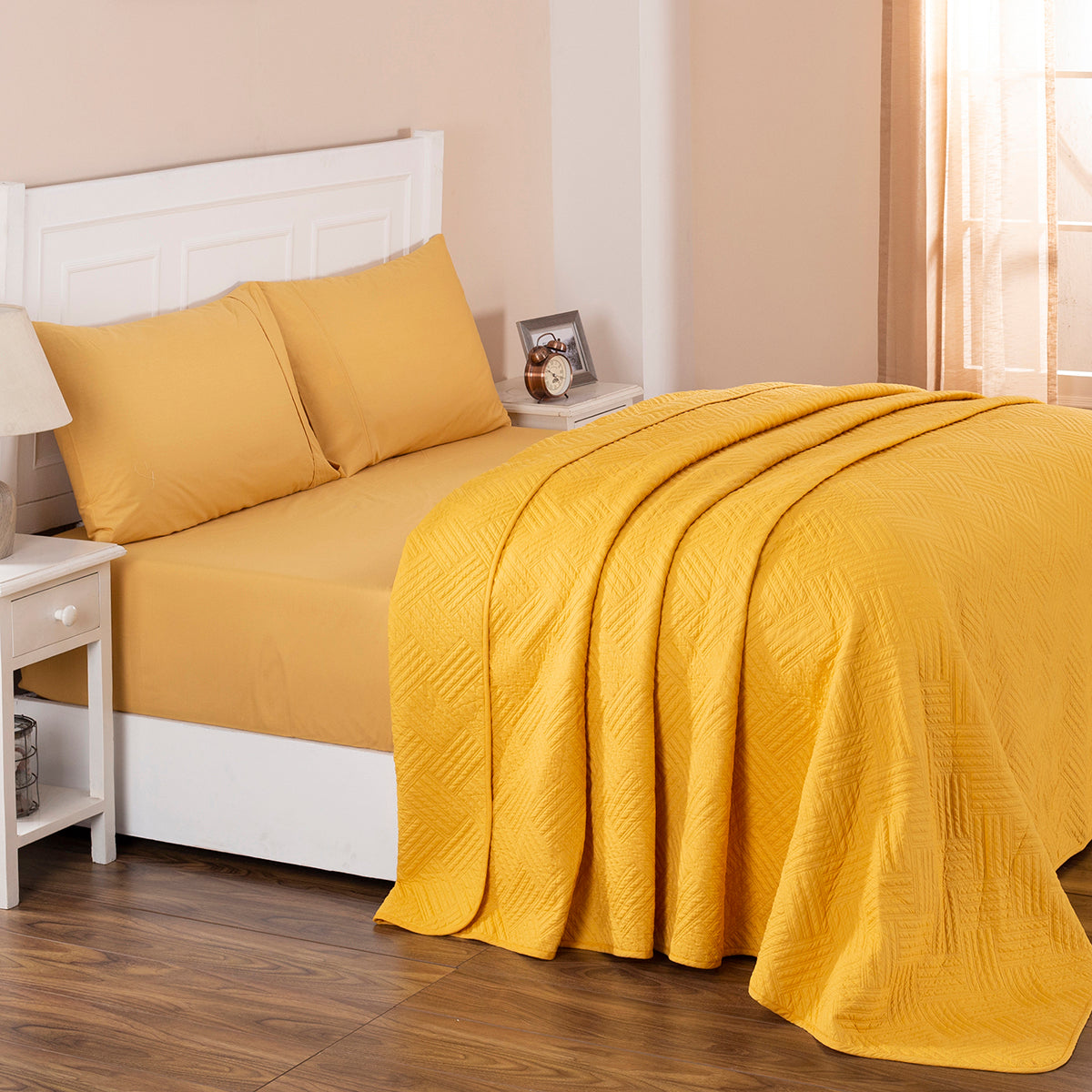 Buy All-Season & Winter Season Reversible Comforter Blanket Online