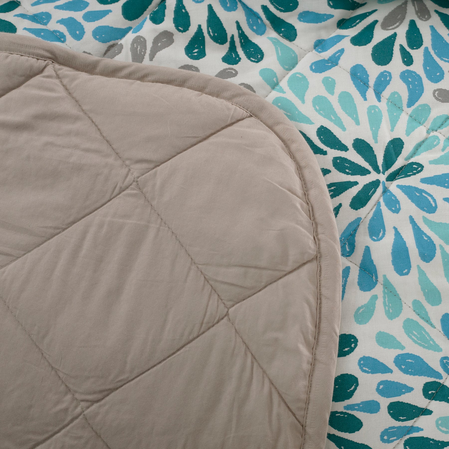 Laura Light Weight Extreme Winter Quilt Blue