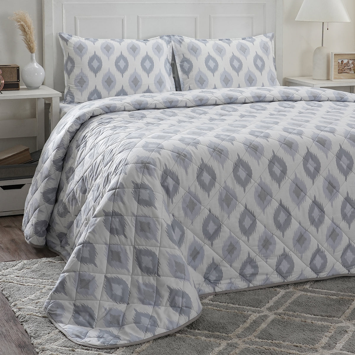 Optimist Bloom 110 GSM Lucasta Summer AC Quilt/Quilted Bed Cover/Comforter