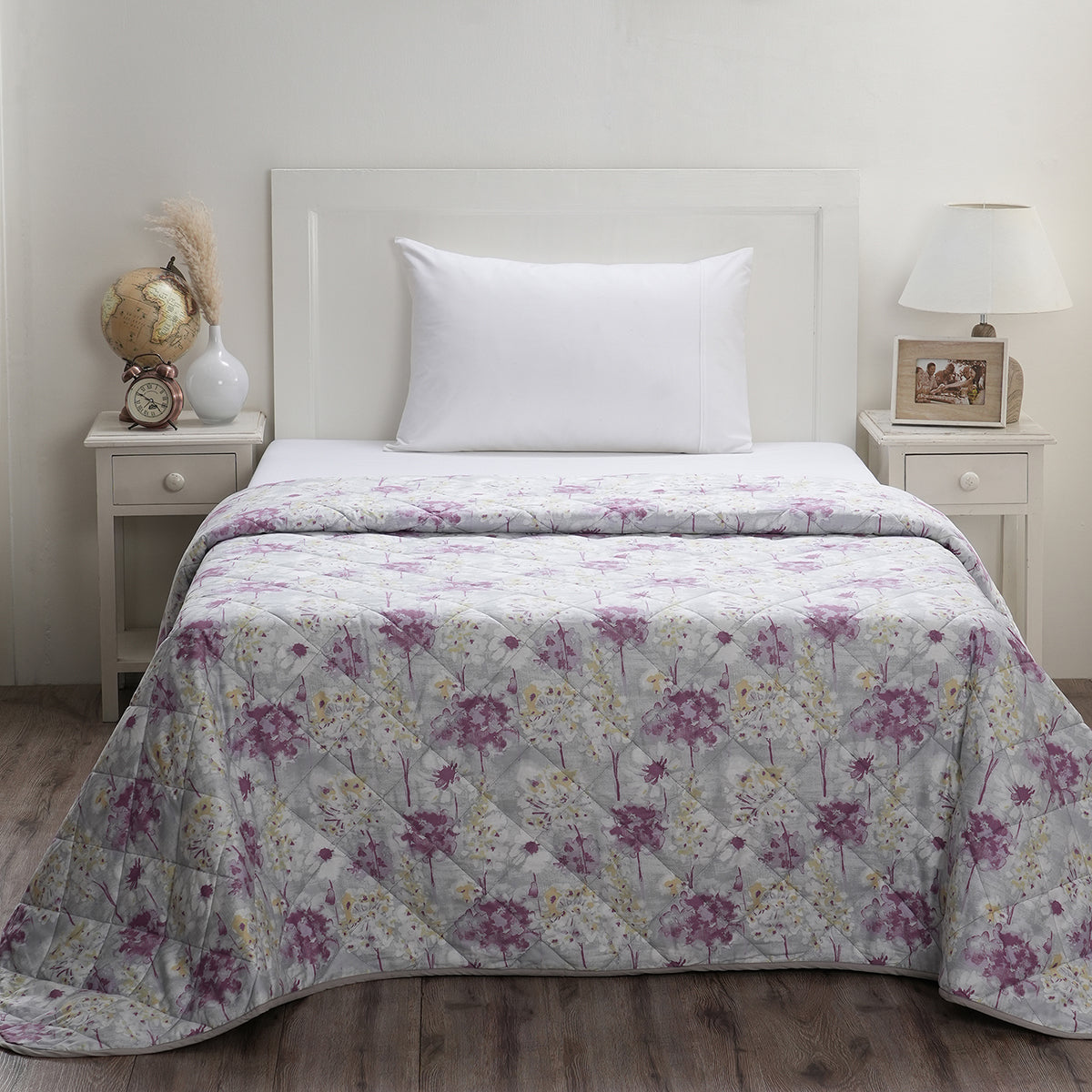 Optimist Bloom 115 GSM Spongy Floral Summer AC Quilt/Quilted Bed Cover/Comforter