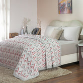 Hues PBS Refined Retro Damascus Quilt