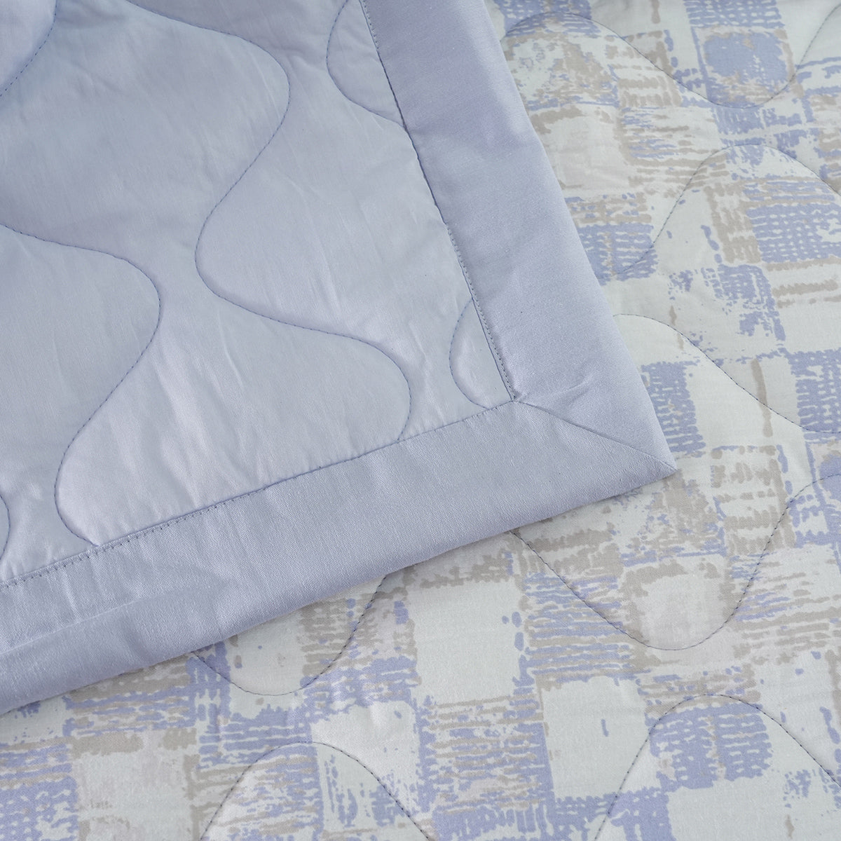 Hues PBS Refined Retro Rochelle Quilt