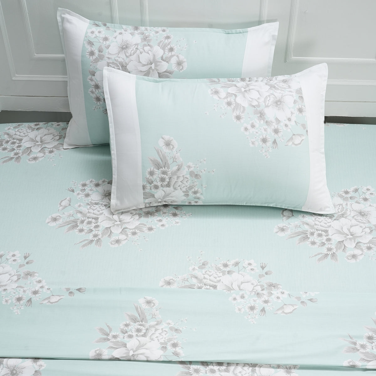 Aqua bedding clearance