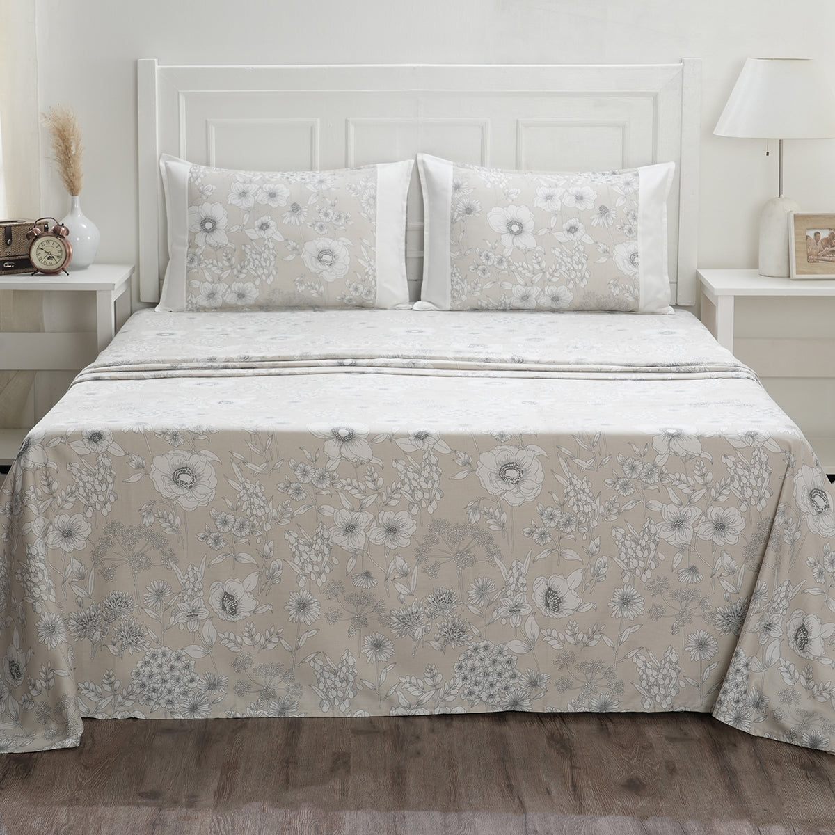 Royal Botanic 200 TC Outline Floral 100% Cotton Bed Sheet With Pillow Case