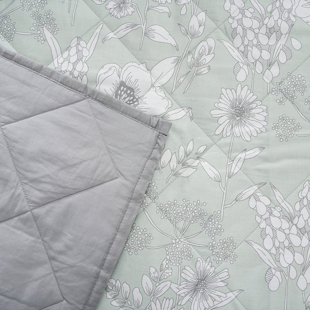 Royal Botanic 115 GSM Outline Floral Quilt/Quilted Bed Cover