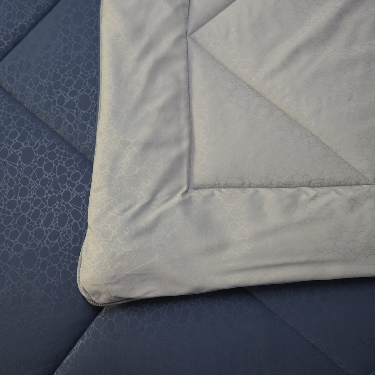 Hermosa Glister Pebble Reversible Quilt