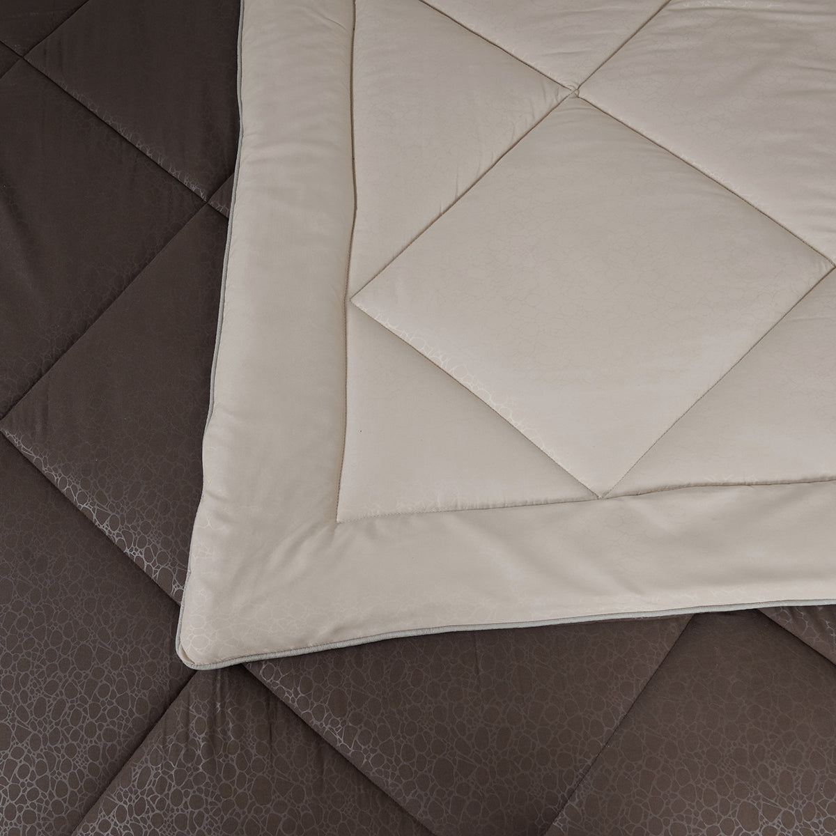 Hermosa Glister Pebble Reversible Quilt