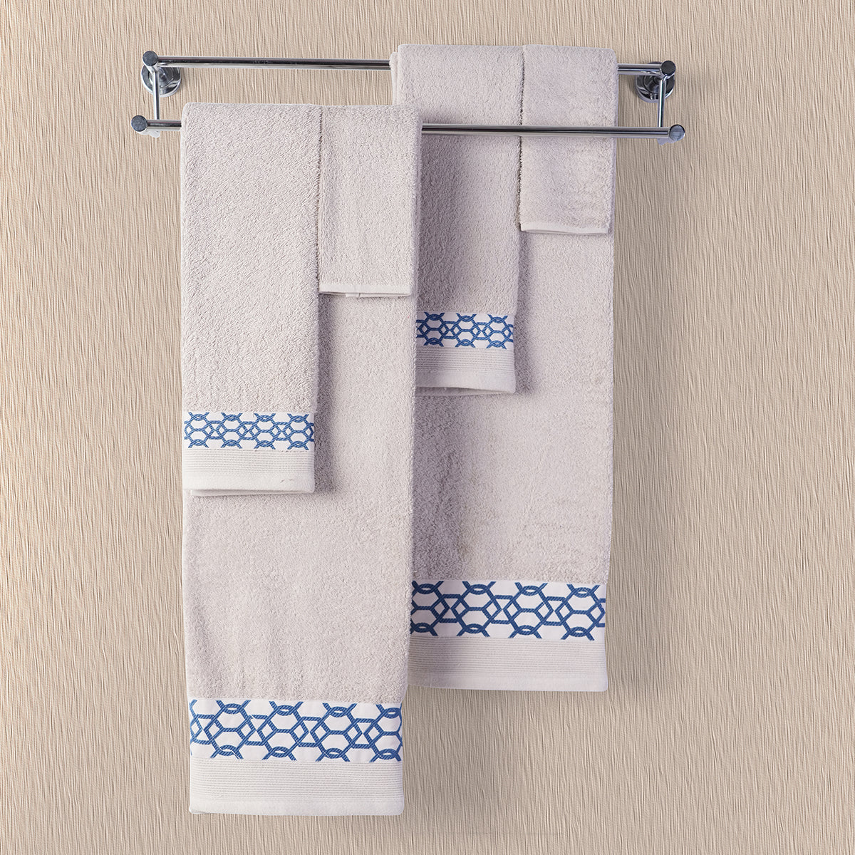 Utopian Regan Terrain 550 GSM Anti-Bacterial, Anti-Fungal And Odour Resistant Towel