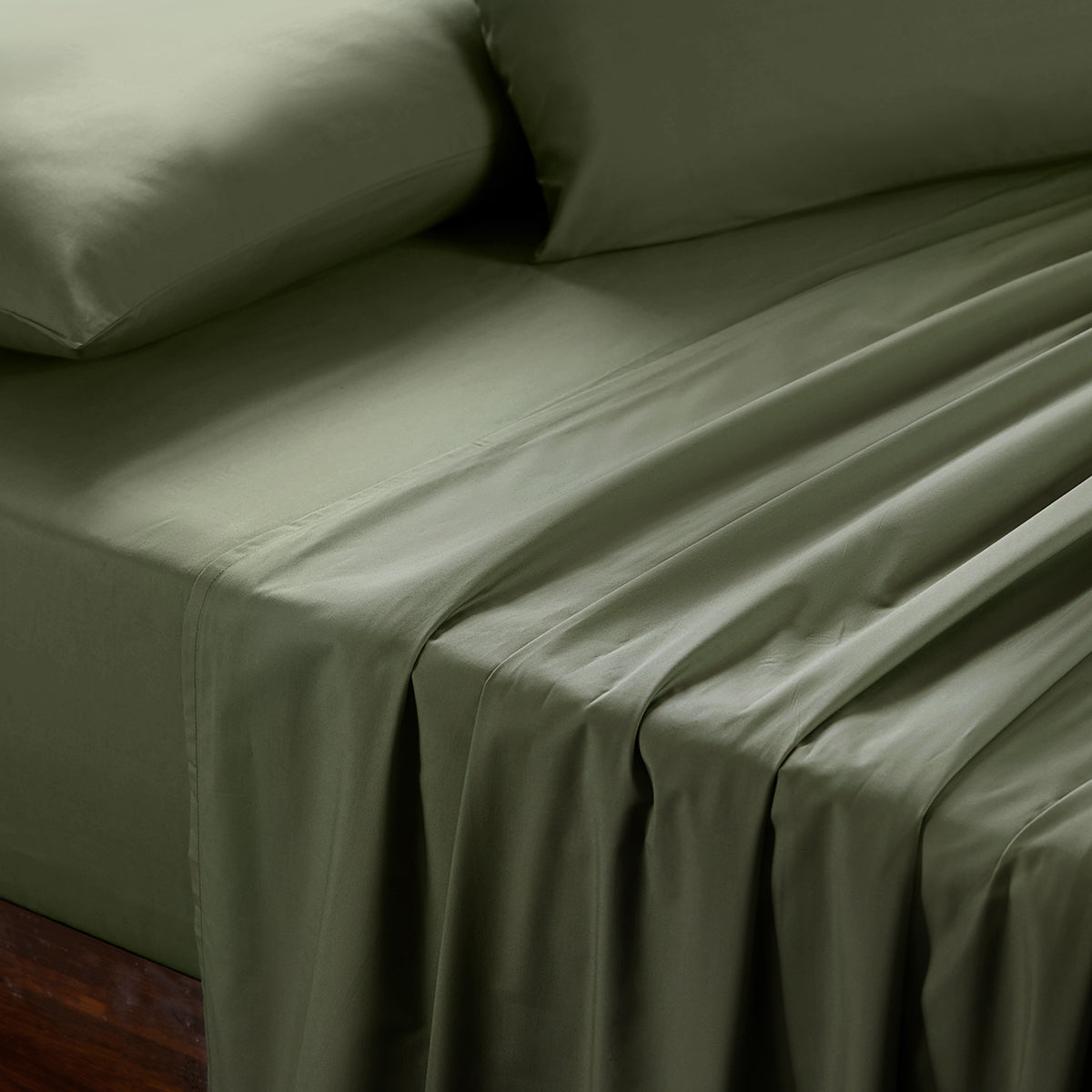 Slumber 100%Cotton Solid Green Bed Sheet With Pillow Case