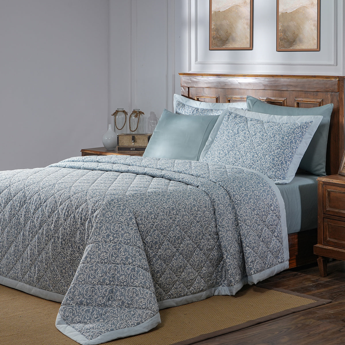 Acanthus Serenity Visual Treat Hand Quilted Quilt/Comforter