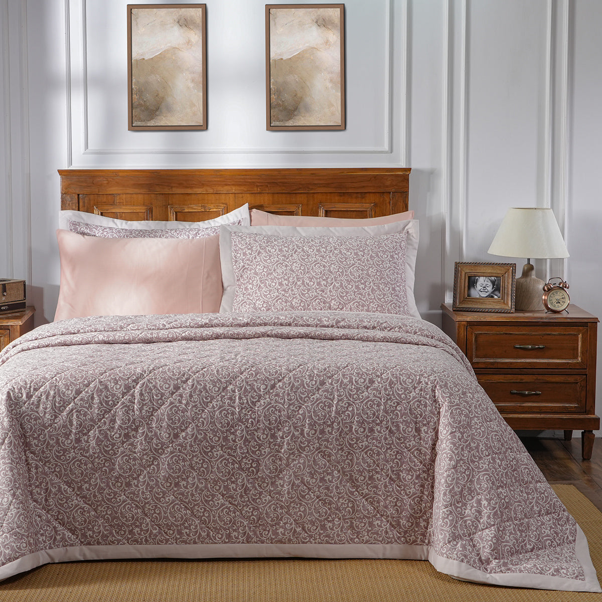 Acanthus Serenity Visual Treat Hand Quilted Quilt/Comforter