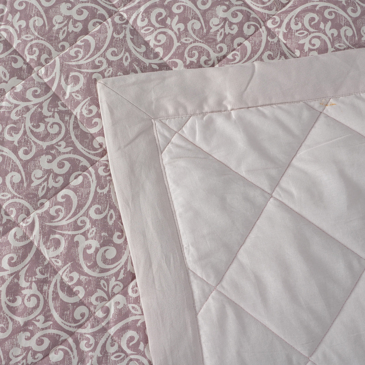 Acanthus Serenity Visual Treat Hand Quilted Quilt/Comforter