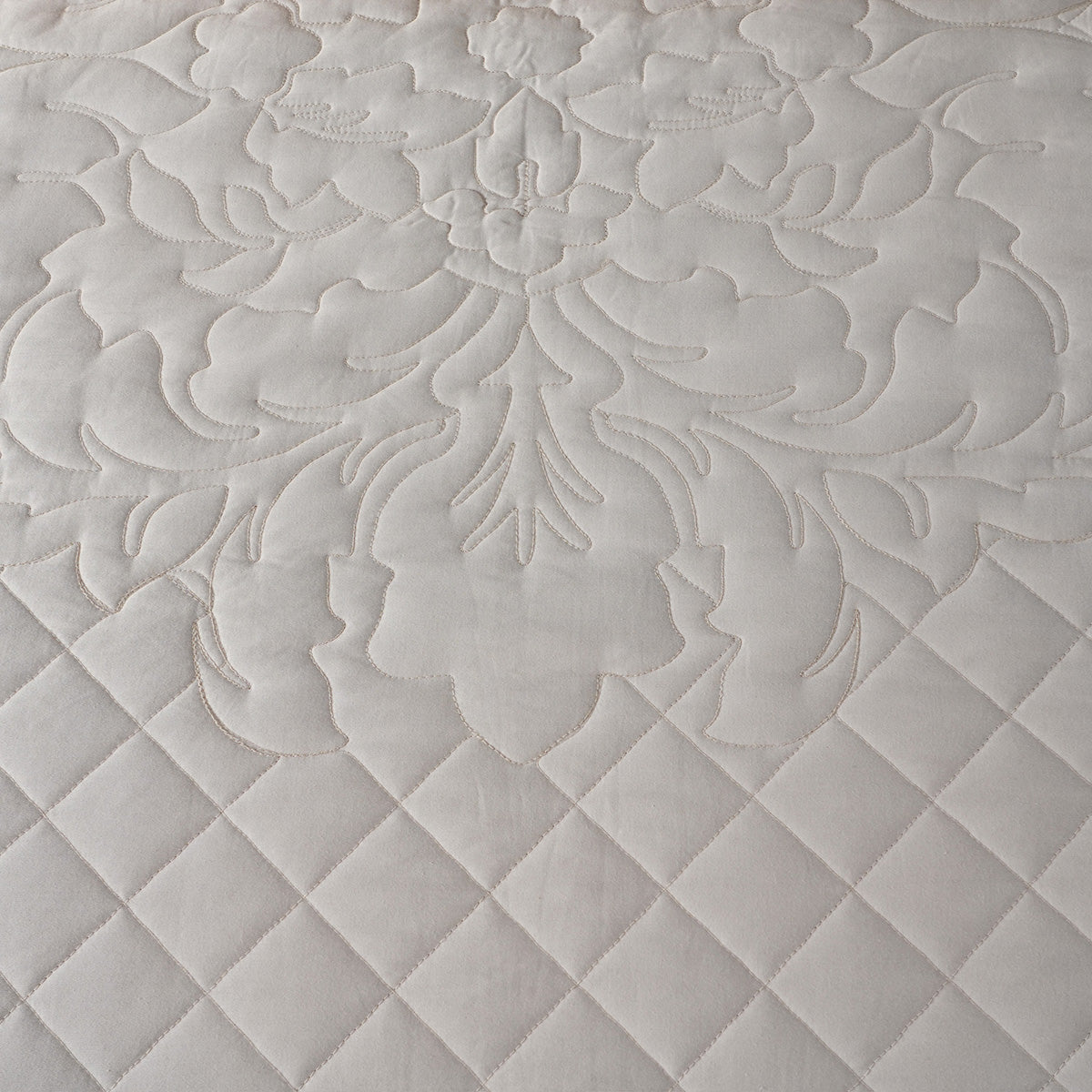 Acanthus Serenity Sole Bliss Quilted Quilt/Comforter