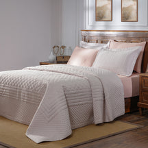 Acanthus Serenity Sole Bliss Quilted Quilt/Comforter