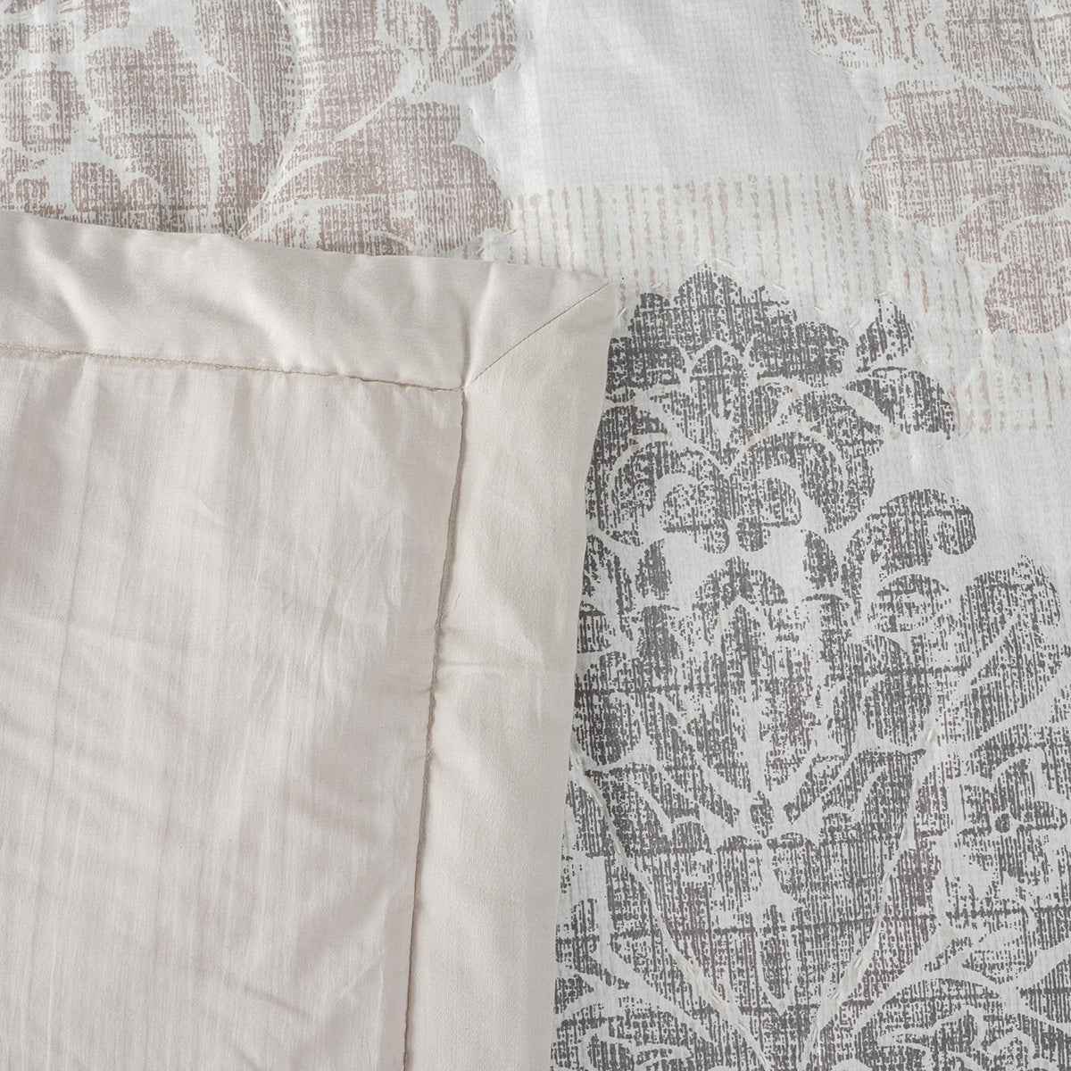 Acanthus Serenity Leisure Lay Quilted Quilt/Comforter