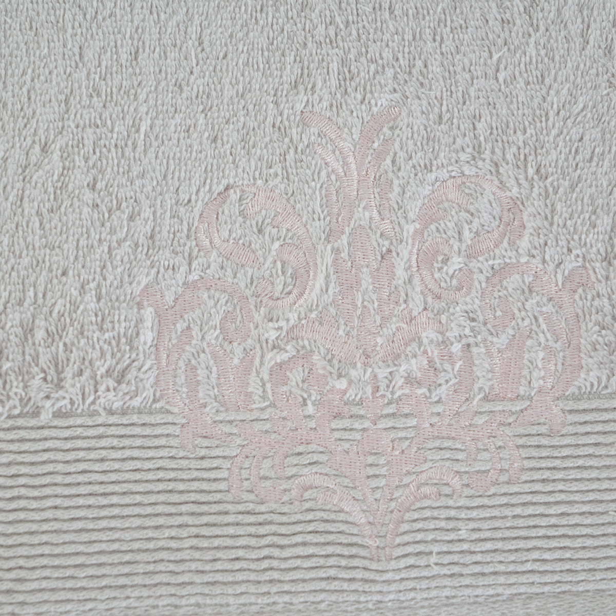 Acanthus Serenity Dutch Embroidery Machine Towel