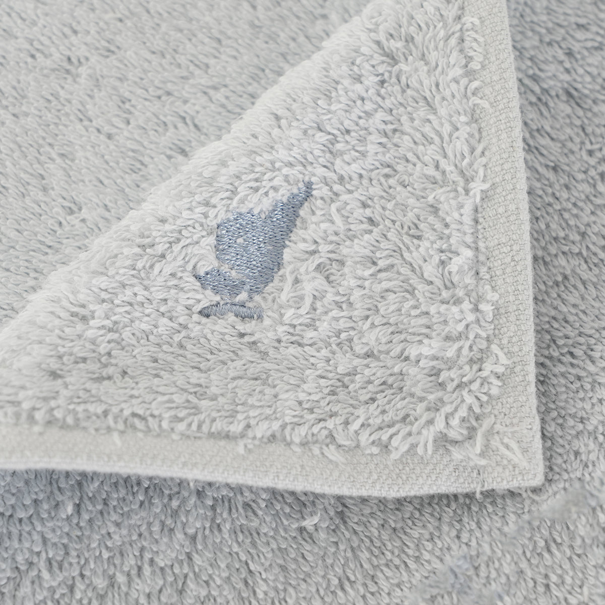 Acanthus Serenity Dutch Embroidery Machine Towel