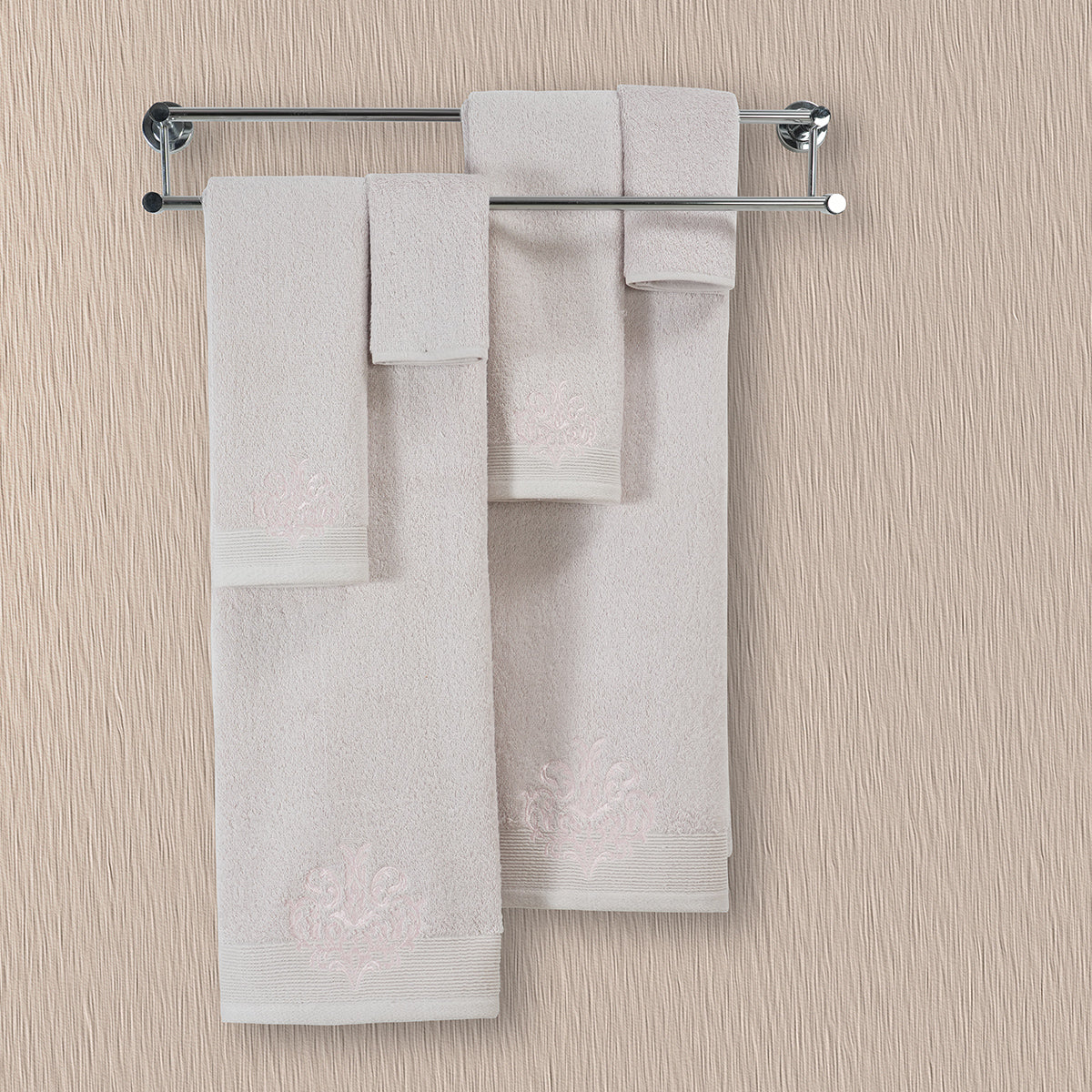 Acanthus Serenity Dutch Embroidery Machine Towel